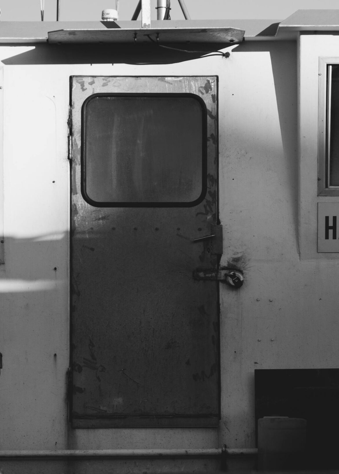 Mooie stalen deuren als verbindend element in huis